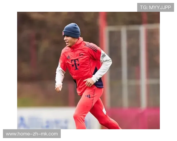 拜仁穆西亚拉禁区外变速之后贴地快射：天赋与技术的完美融合